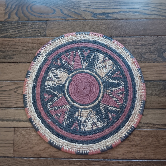 Hand Wooven shallow tribal basket - Picture 2 of 6